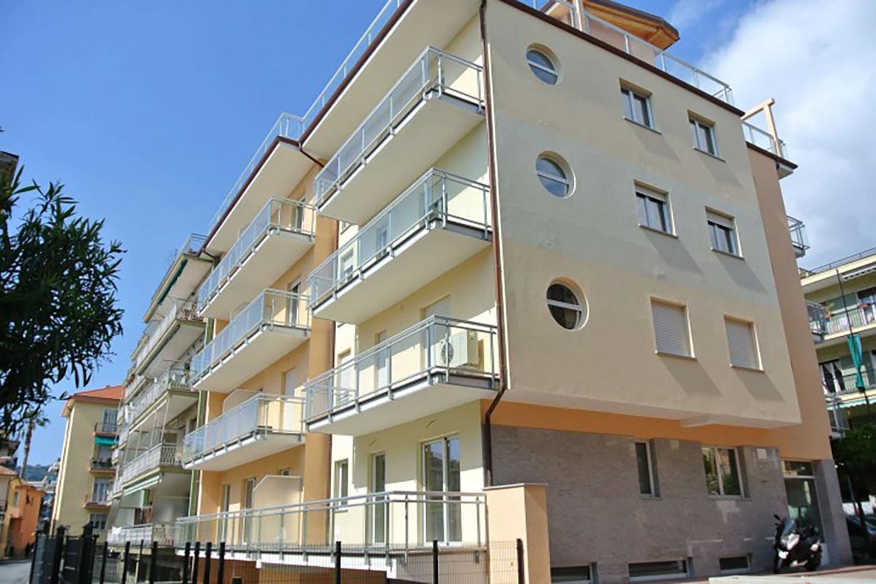 Colibri Apartments Diano Marina Buitenkant foto